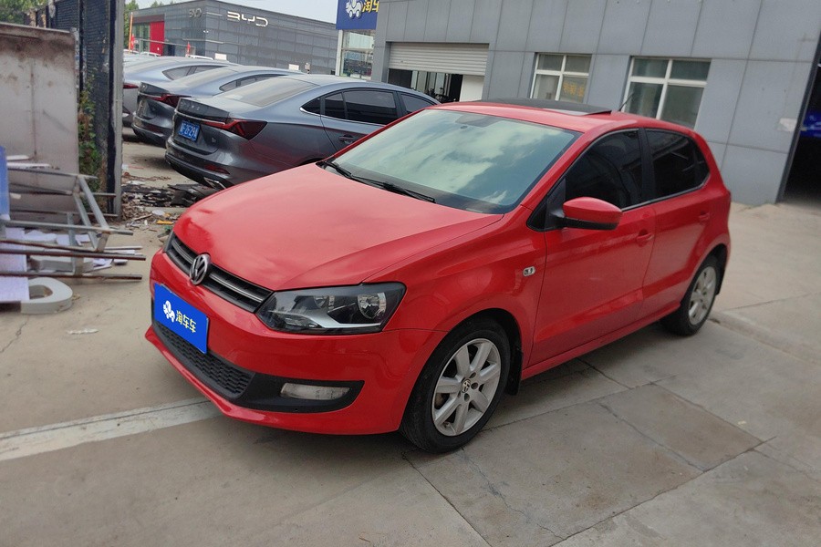 Volkswagen Polo 2013 Volkswagen Polo 2013 car image
