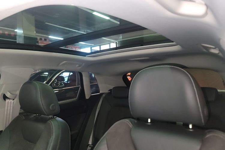 Audi Q3 2020 car image #18