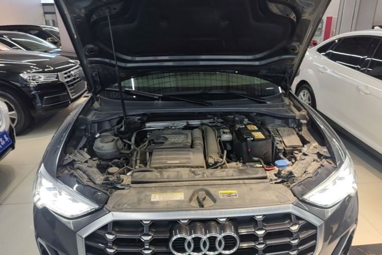 Audi Q3 2021 car image #20