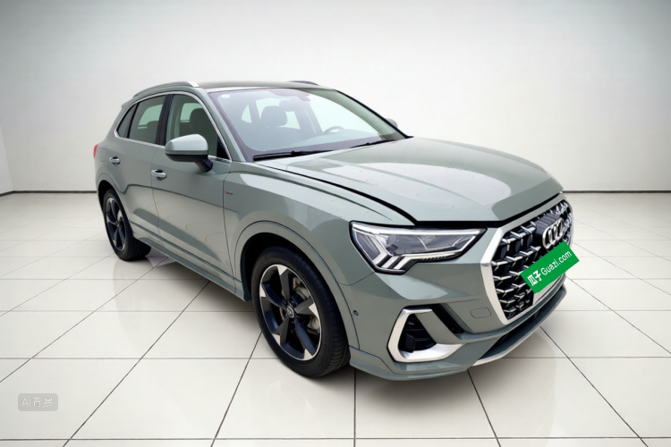 Audi Q3 2023 car image #4