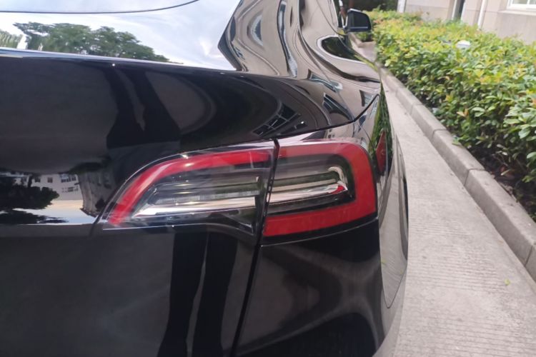 Tesla Model Y 2021 #8 Tesla Model Y 2021 car image #8