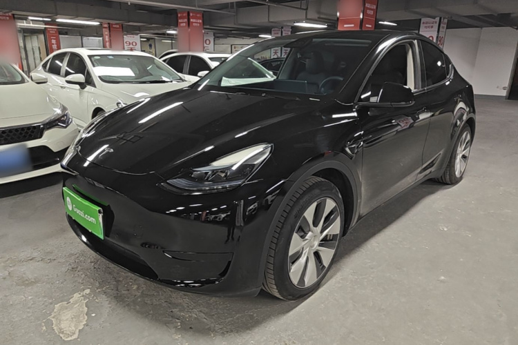 Tesla Model Y 2023 car image #2