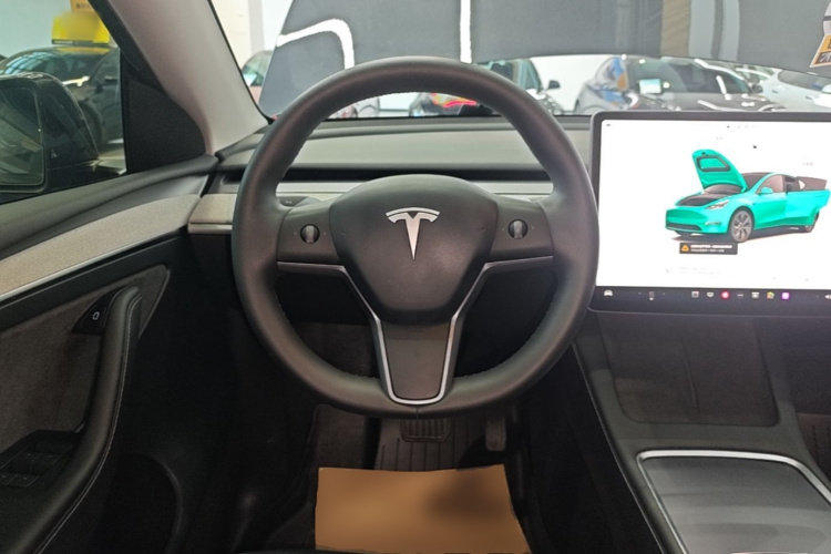 Tesla Model Y 2024 #15 Tesla Model Y 2024 car image #15