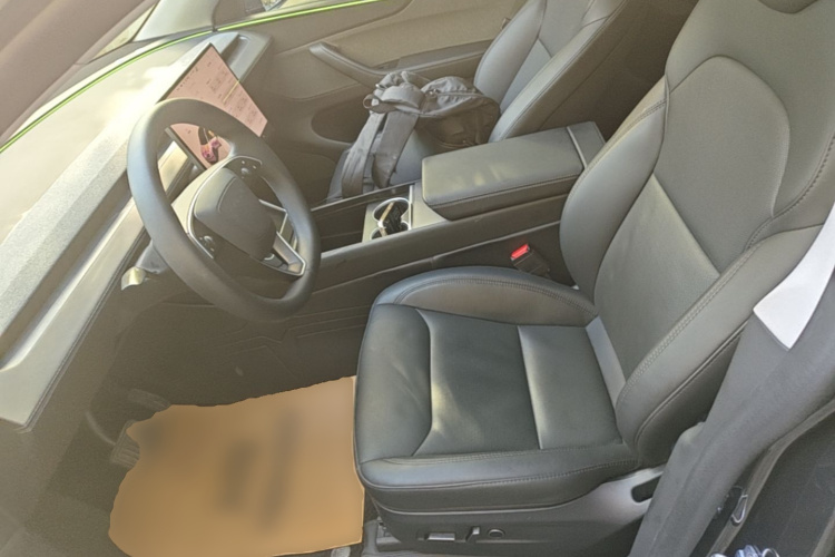 Tesla Model Y 2025 car image #15