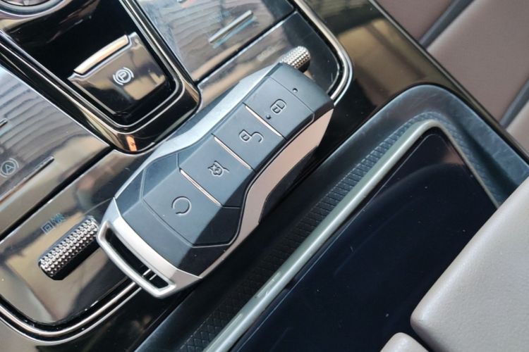 BYD Han 2022 immagine di auto #14
