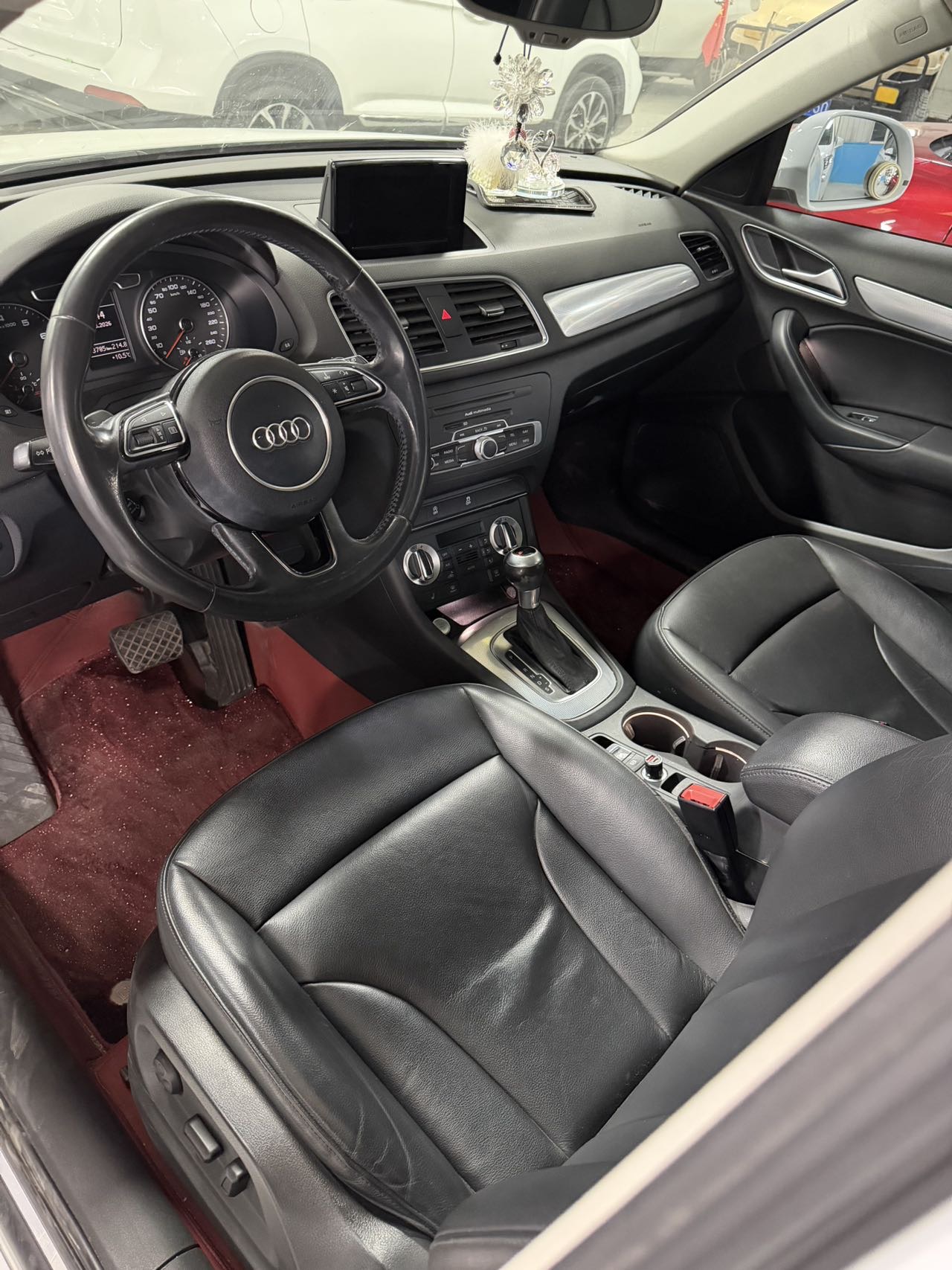 Audi Q3 2015 car image #4