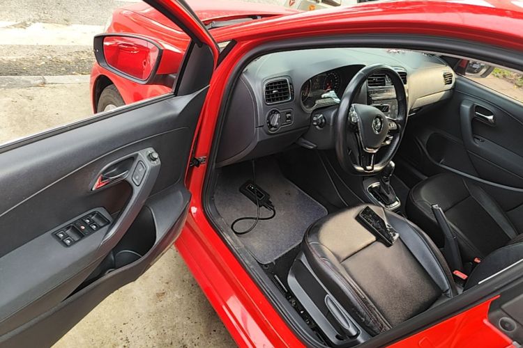 Volkswagen Polo 2019 car image #16
