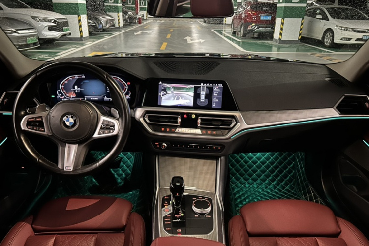 BMW 3 Series 2022 car image #12