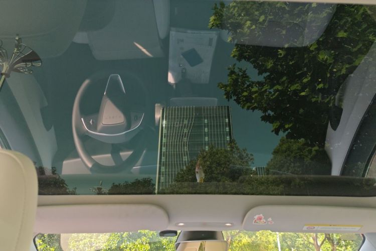 Tesla Model 3 2025 car image #20
