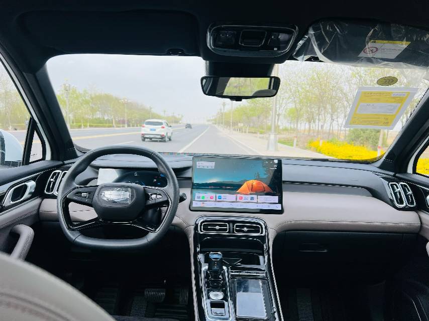 GEELY Boyue L 2026 car image #4