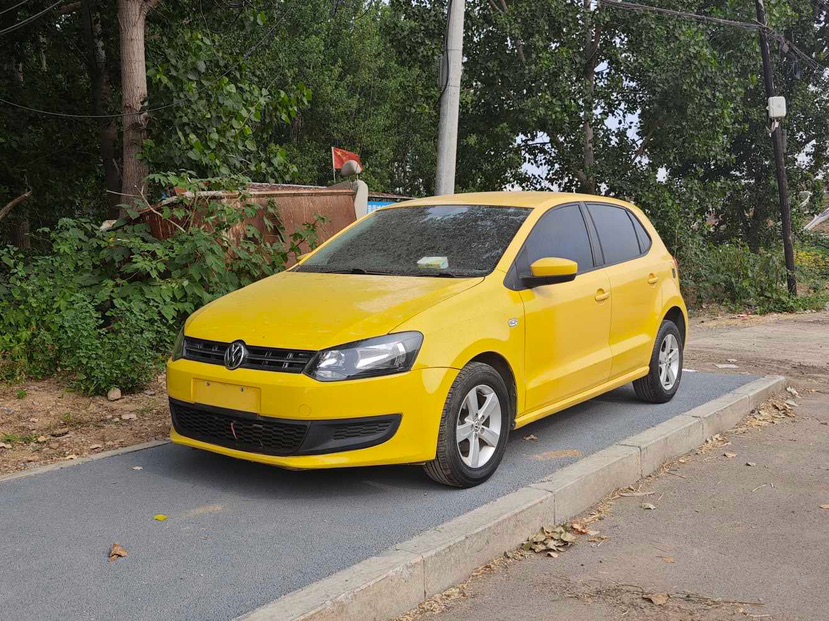 Volkswagen Polo 2011 Volkswagen Polo 2011 car image