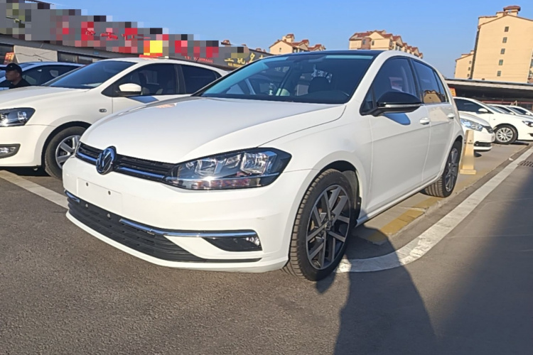 Volkswagen Golf 2020 car image #2