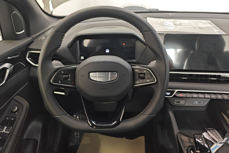 GEELY Coolray 2026 immagine di auto #9