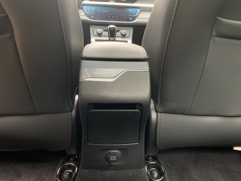 GEELY Emgrand 2019 car image #12