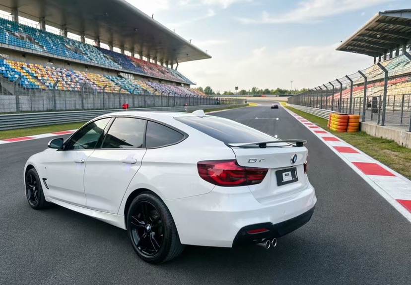 BMW 3 Series GT 2019 imagen de coche #7