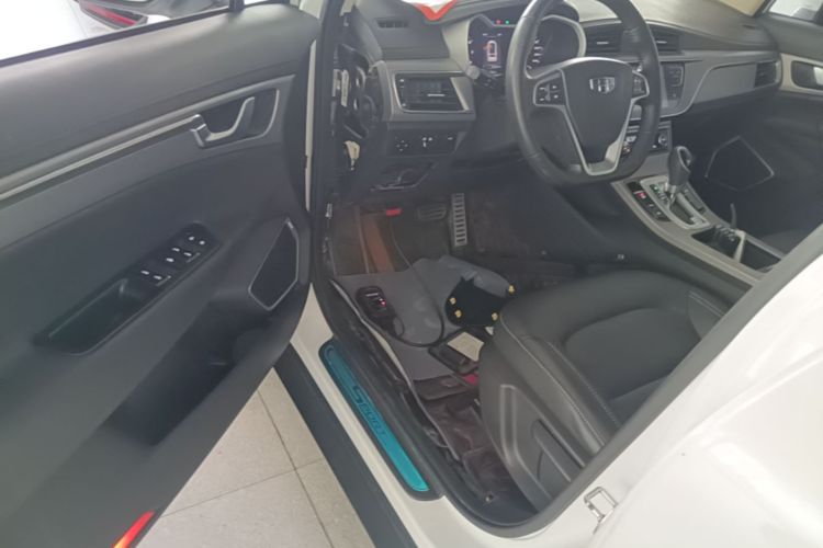 GEELY Emgrand GS 2019 car image #16