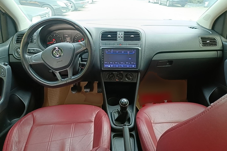 Volkswagen Polo 2017 car image #11