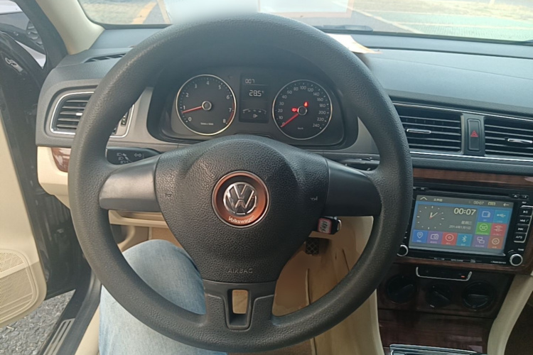 Volkswagen Lavida 2016 car image #11