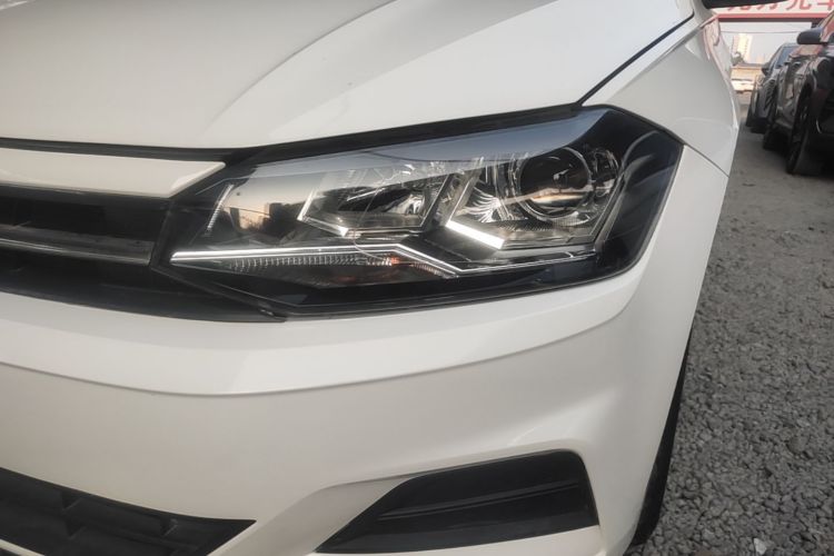 Volkswagen Polo 2021 صورة سيارة #23