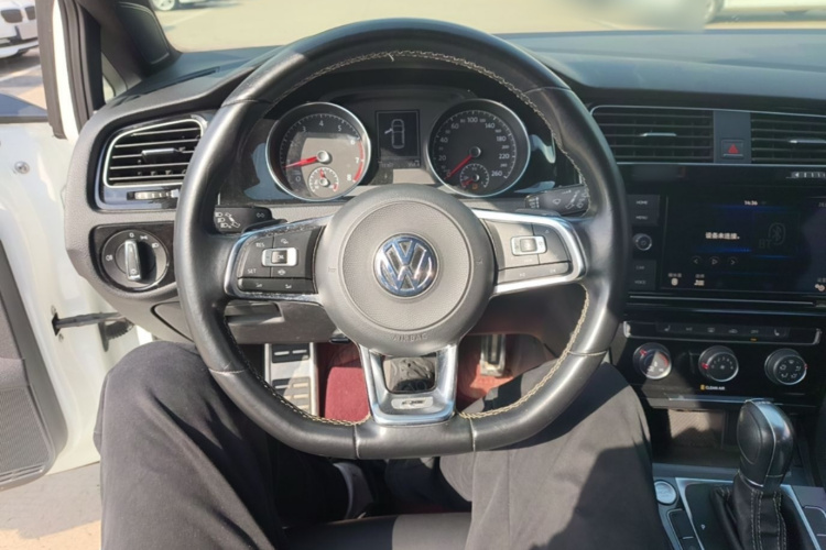 Volkswagen Golf 2019 #11 Volkswagen Golf 2019 car image #11
