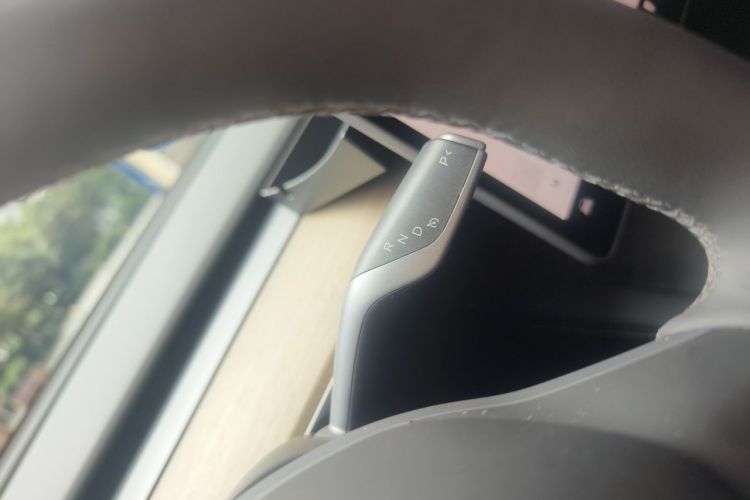 Tesla Model Y 2023 #16 Tesla Model Y 2023 car image #16
