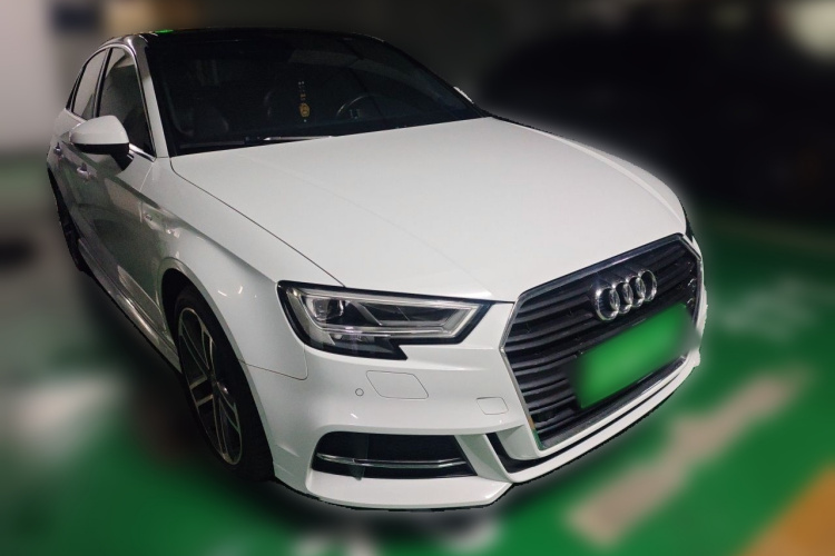 Audi A3 2019 car image #4