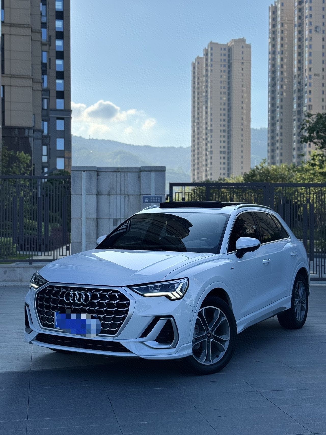 Audi Q3 2025 car image 