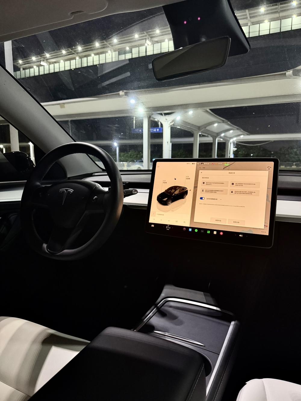 Tesla Model Y 2023 #6 Tesla Model Y 2023 car image #6