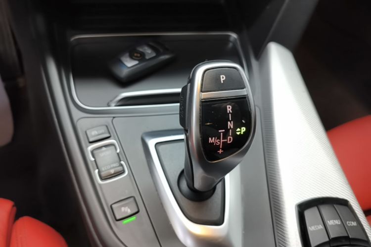 BMW 3 Series 2019 #14 BMW 3 Series 2019 car image #14