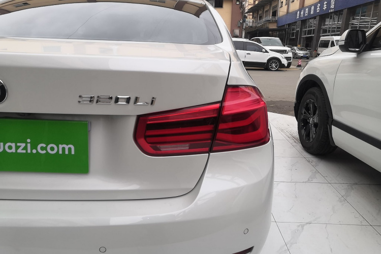 BMW 3 Series 2017 #8 BMW 3 Series 2017 car image #8