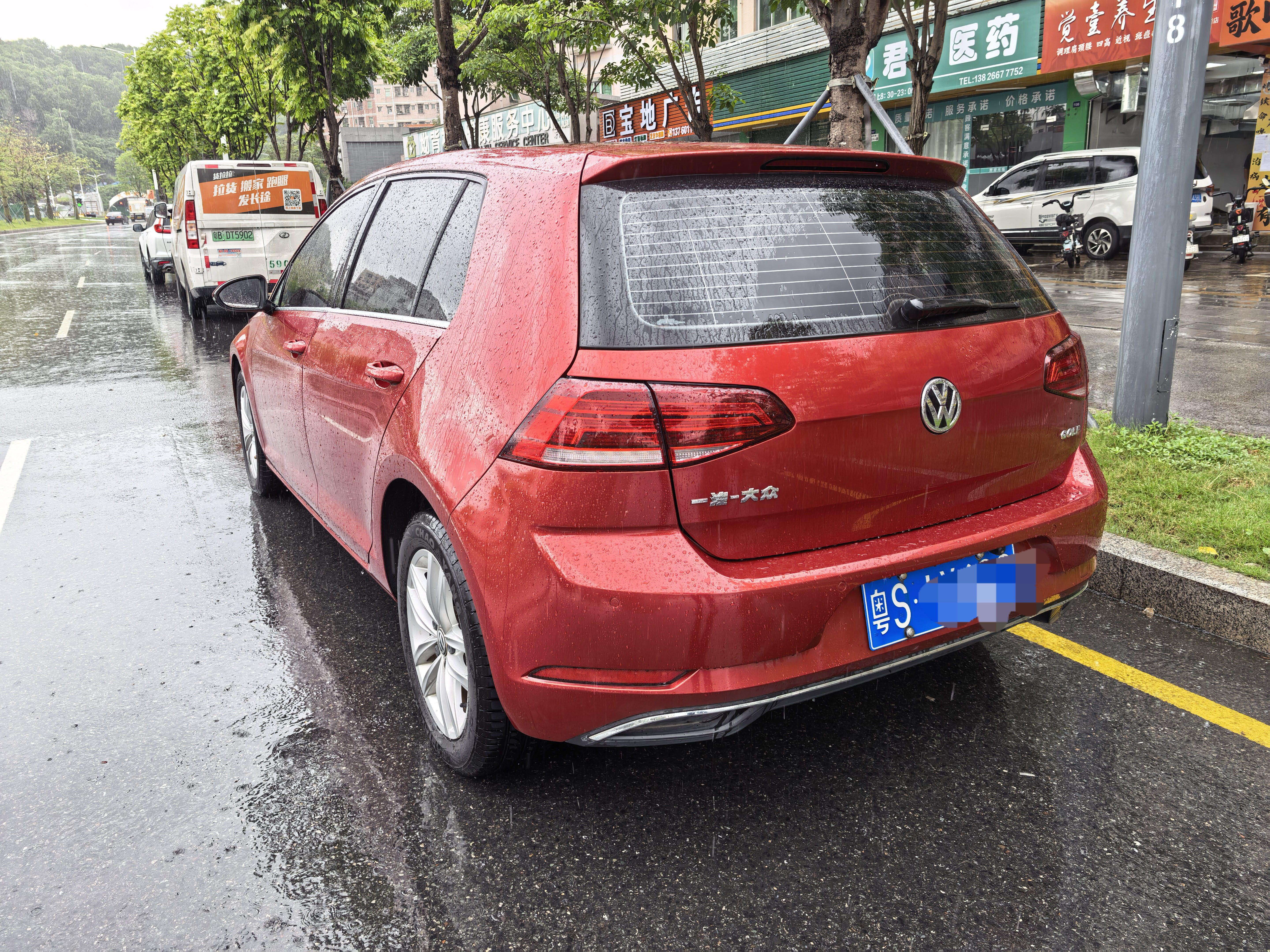 Volkswagen Golf 2018 car image #7