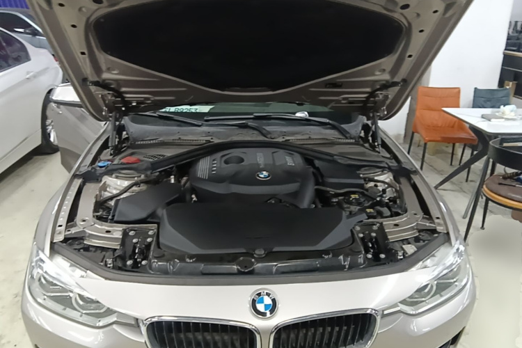 BMW 3 Series 2017 #20 BMW 3 Series 2017 car image #20