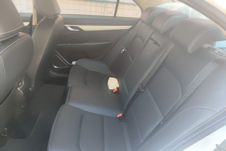 GEELY Emgrand 2019 #10 GEELY Emgrand 2019 car image #10