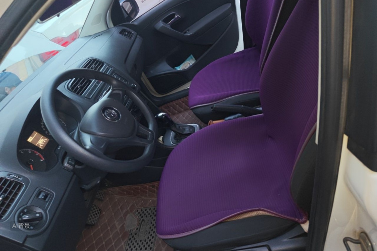 Volkswagen Polo 2016 car image #17
