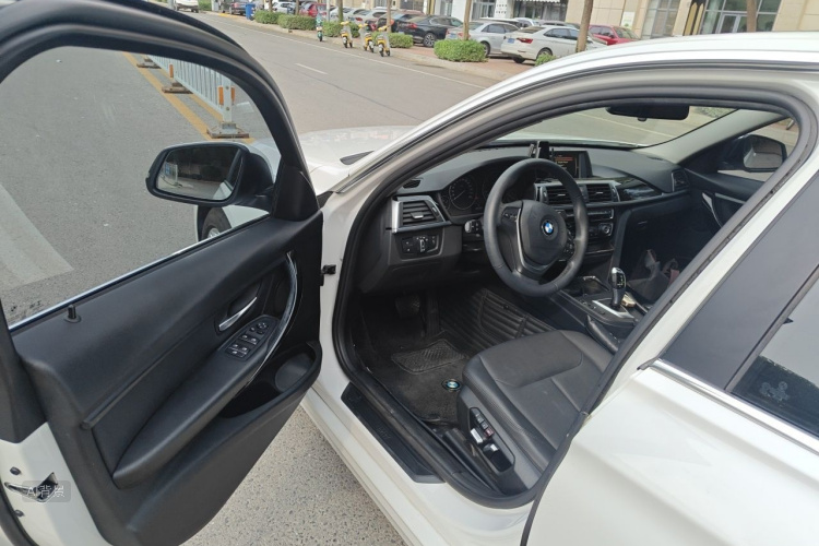 BMW 3 Series 2017 #18 BMW 3 Series 2017 car image #18