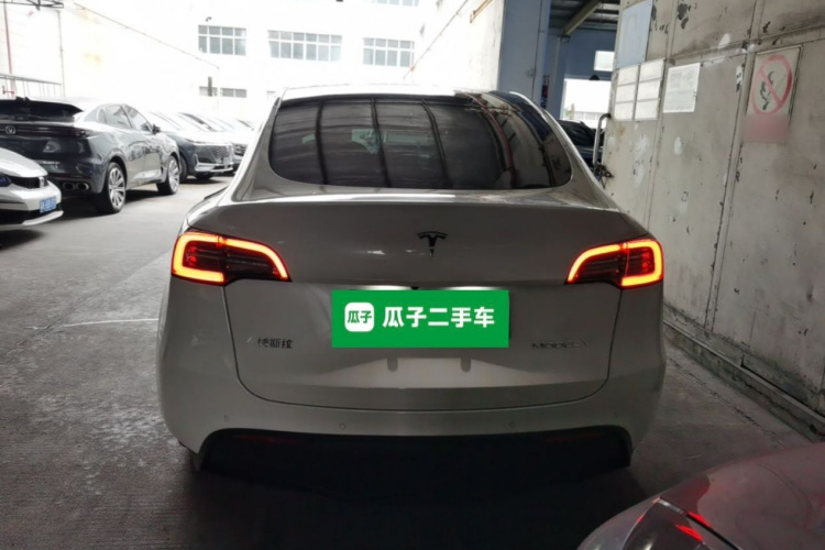 Tesla Model Y 2021 #6 Tesla Model Y 2021 immagine di auto #6