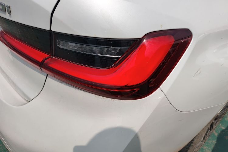 BMW 3 Series 2024 #8 BMW 3 Series 2024 car image #8