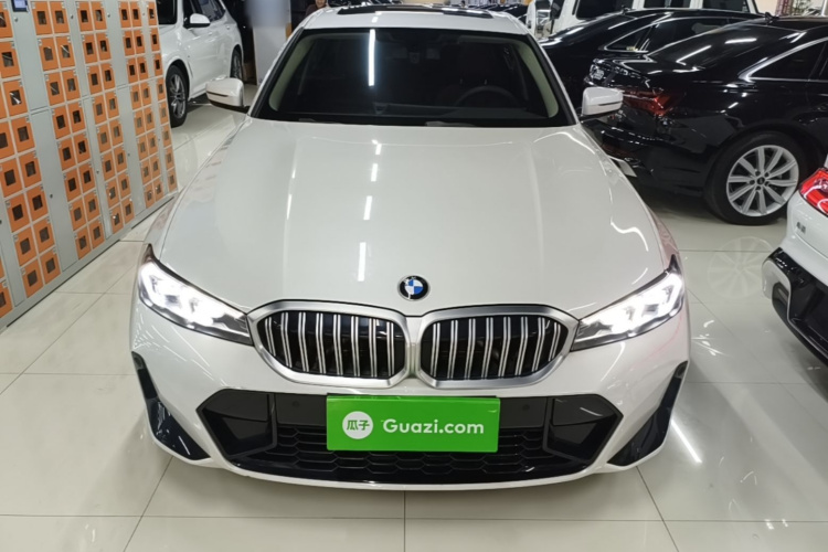 BMW 3 Series 2024 صورة سيارة #3