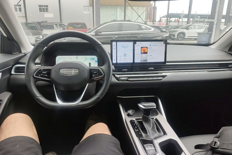 GEELY Emgrand 2025 car image #10