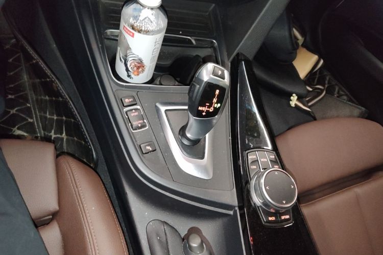 BMW 3 Series 2019 car image #14