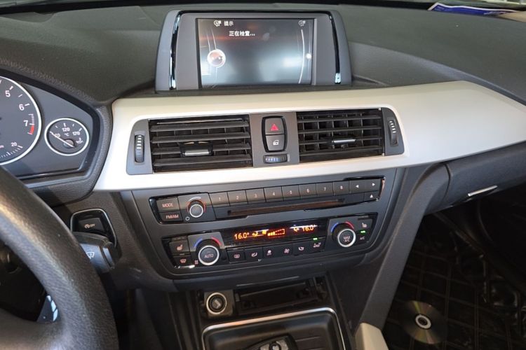 BMW 3 Series 2015 car image #15