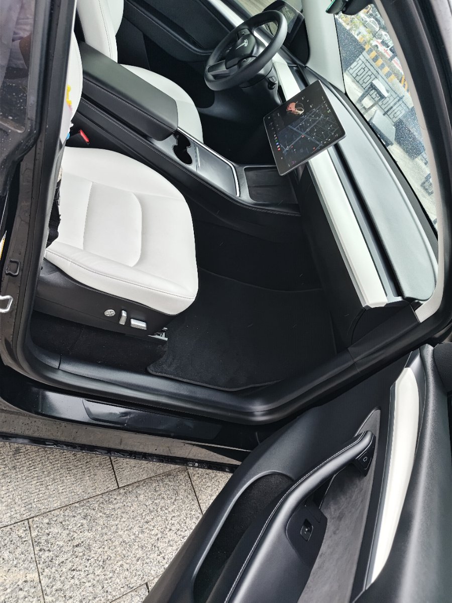 Tesla Model Y 2021 #8 Tesla Model Y 2021 car image #8