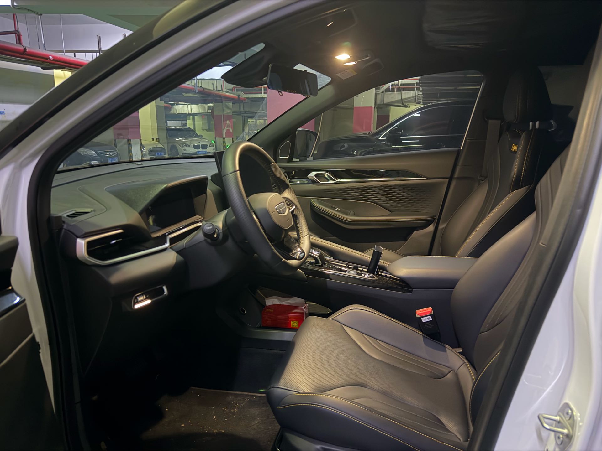 GEELY Coolray 2025 image de voiture #5