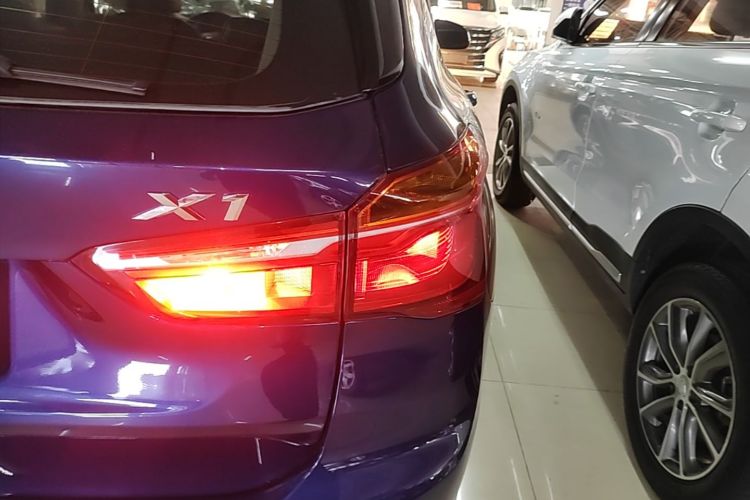 BMW X1 2019 car image #8