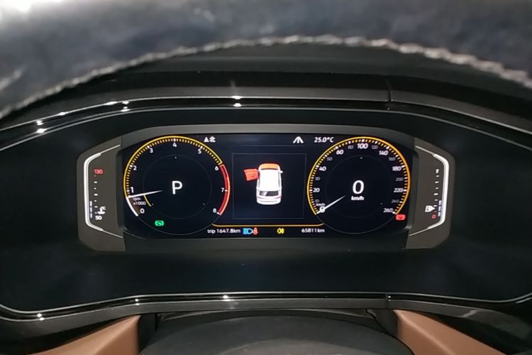 Volkswagen Tharu 2018 car image #12