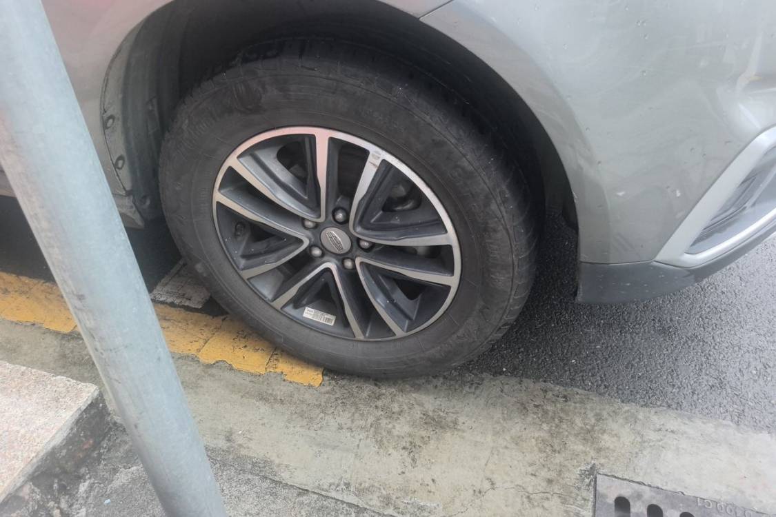 GEELY Vision X6 2019 car image #9