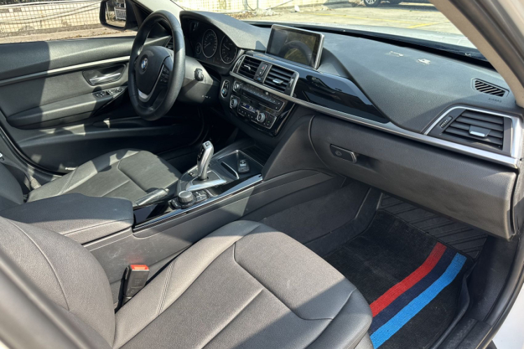 BMW 3 Series 2016 car image #15