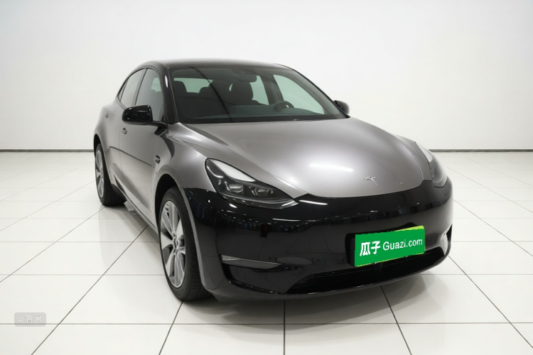 Tesla Model Y 2023 #4 Tesla Model Y 2023 car image #4