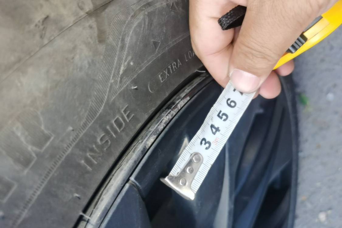 Tesla Model Y 2025 immagine di auto #30