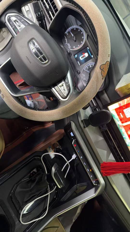GEELY Vision X6 2022 car image #3